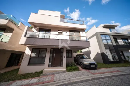 Sobrado com 3 Quartos para alugar, 191m² no Santa Felicidade, Curitiba