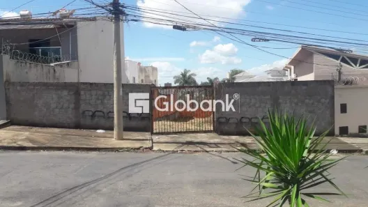 Lote/Terreno à venda, 716m² no Ibituruna, Montes Claros