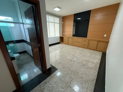com 10 Quartos à venda, 304m² no Lídice, Uberlândia