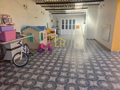 Casa com 5 Quartos à venda, 300m² no Jardim São Salvador, Taboão da Serra