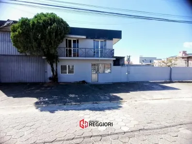 Galpão/Depósito/Armazém para alugar, 900m² no Lídia Duarte, Camboriú