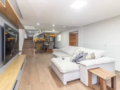 Sobrado com 3 Quartos à venda, 196m² no Vila Guedes, São Paulo