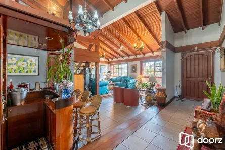 Casa com 3 Quartos à venda, 385m² no Chácara das Pedras, Porto Alegre