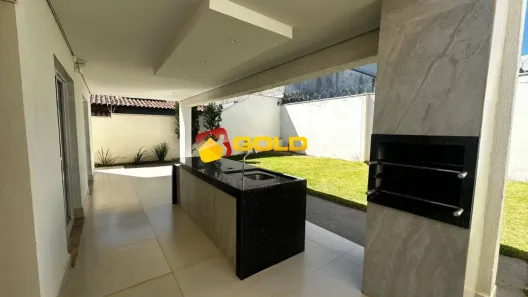 Casa com 3 Quartos para alugar, 220m² no Jardim Inconfidência, Uberlândia