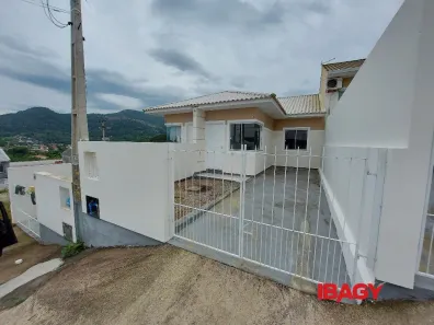 Casa com 2 Quartos para alugar, 65m² no Bela Vista, Palhoça