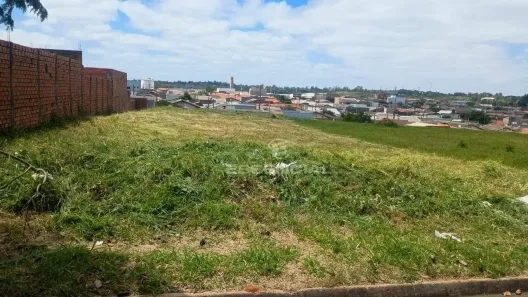 Lote/Terreno à venda, 682m² no Conjunto Habitacional Popular Altos, Botucatu