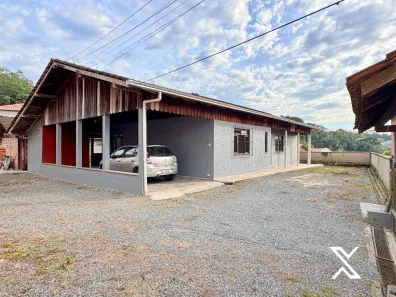 Casa com 5 Quartos para alugar, 235m² no Passo Manso, Blumenau