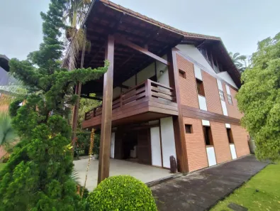 Casa de Condomínio com 3 Quartos à venda, 330m² no Carlos Guinle, Teresópolis