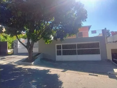 Casa de Condomínio com 4 Quartos para alugar, 240m² no Pinus Park, Cotia