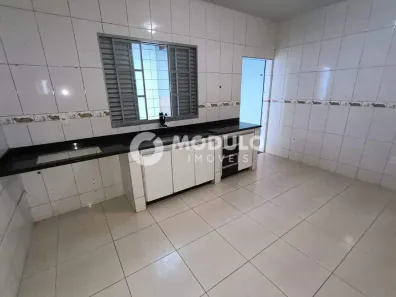 Casa com 3 Quartos para alugar, 120m² no Shopping Park, Uberlândia