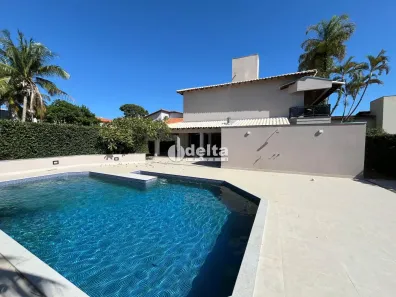 Casa com 5 Quartos à venda, 840m² no Cidade Jardim, Uberlândia