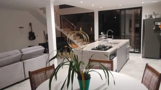 Sobrado com 3 Quartos à venda, 150m² no Massaguaçu, Caraguatatuba