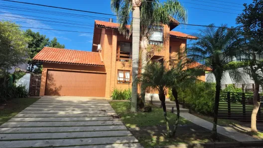 Casa com 4 Quartos para alugar, 270m² no Rio Tavares, Florianópolis