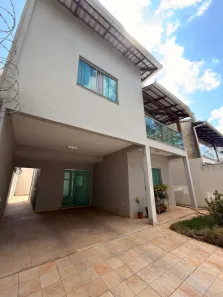 Casa com 3 Quartos à venda, 200m² no Sapucaias III, Contagem