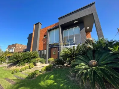 Casa com 4 Quartos à venda, 270m² no Centro, Xangri-lá