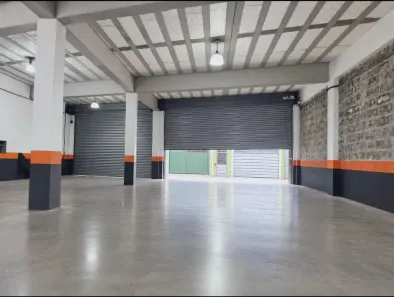Galpão/Depósito/Armazém para alugar, 180m² no Jardim Santa Josefina, São Paulo