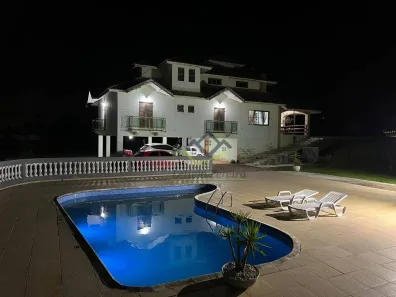 Fazenda/Sítio com 4 Quartos à venda, 600m² no Vila Voeges, Suzano