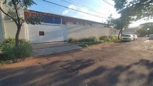 Casa com 4 Quartos à venda, 720m² no Jardim São Bento, Campo Grande