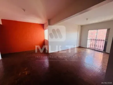 Apartamento com 3 Quartos para alugar, 120m² no Centro, Uberlândia
