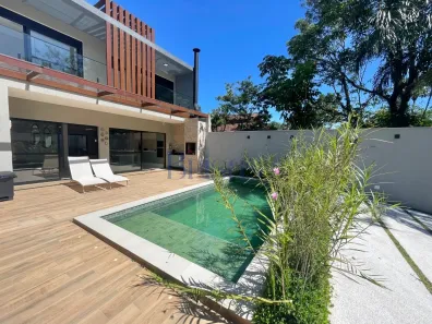Sobrado com 5 Quartos à venda, 270m² no Camburi, São Sebastião