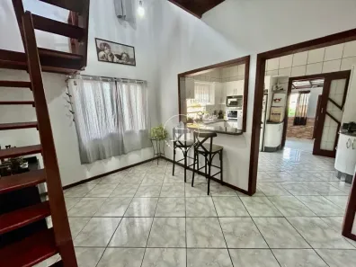 Casa com 3 Quartos à venda, 240m² no Barreiros, São José