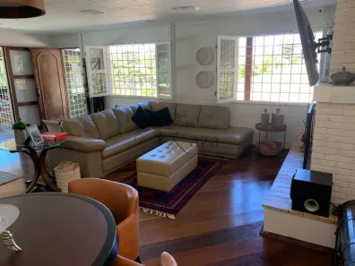 Sobrado com 3 Quartos à venda, 290m² no Vila Abernéssia, Campos do Jordão