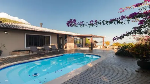 Casa com 1 Quarto para alugar, 314m² no Sambaqui, Florianópolis