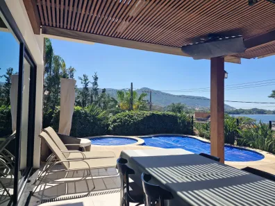 Casa com 3 Quartos à venda, 450m² no Lagoa da Conceição, Florianópolis