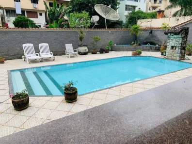 Casa com 5 Quartos à venda, 555m² no Vale do Ipê, Juiz de Fora