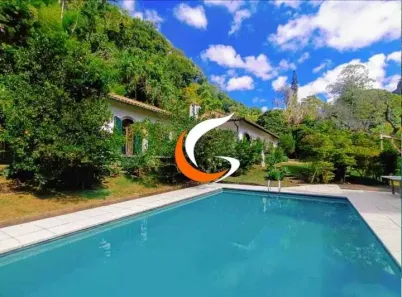 Casa com 4 Quartos à venda, 400m² no Quarteirão Brasileiro, Petrópolis
