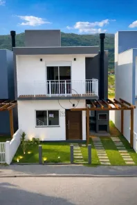 Sobrado com 2 Quartos à venda, 75m² no , Garopaba