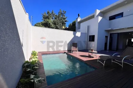 Sobrado com 3 Quartos à venda, 230m² no Maria Luiza, Cascavel