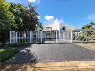 Sobrado com 3 Quartos para alugar, 400m² no Morada da Colina, Uberlândia