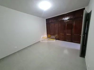 Apartamento com 5 Quartos para alugar, 162m² no São Benedito, Uberaba