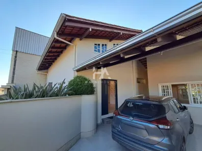 Casa com 3 Quartos para venda ou aluguel, 208m² no Amizade, Jaraguá do Sul