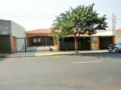 Casa com 4 Quartos à venda, 337m² no Centro, Araraquara