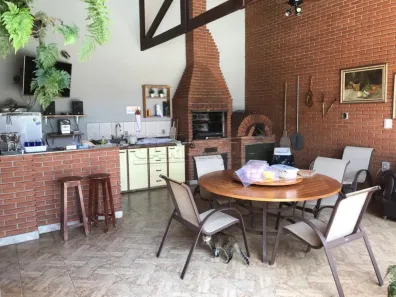 Casa com 3 Quartos à venda, 350m² no Jardim Bandeirantes, São Carlos