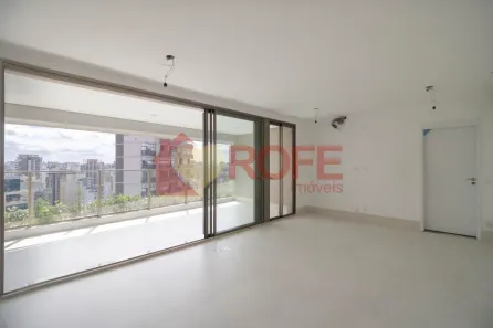 Apartamento com 3 Quartos para alugar, 150m² no Moema, São Paulo