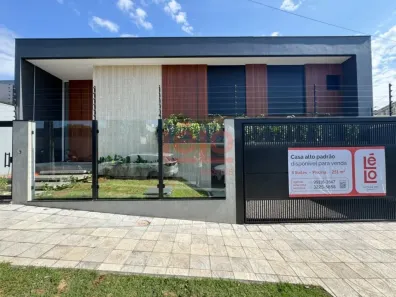 Casa com 3 Quartos à venda, 251m² no Zona 04, Maringá