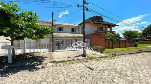 Sobrado com 3 Quartos para alugar, 130m² no Guaratuba, Guaratuba