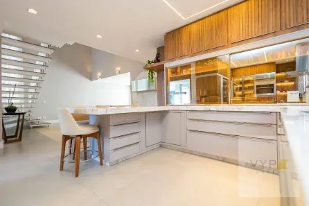 Casa de Condomínio com 4 Quartos à venda, 330m² no São Braz, Curitiba