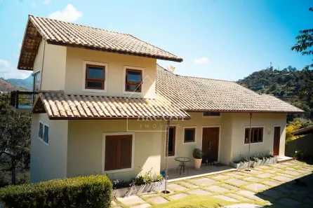 Casa de Condomínio com 4 Quartos à venda, 300m² no Itaipava, Petrópolis