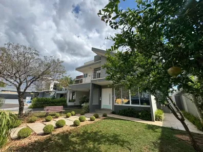 Casa de Condomínio com 3 Quartos à venda, 300m² no FAG, Cascavel