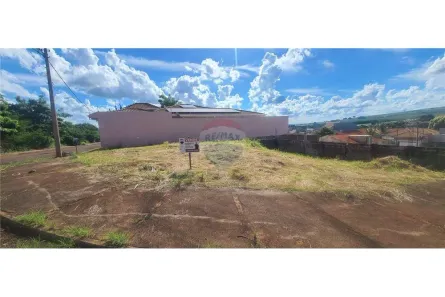Lote/Terreno à venda, 438m² no Centro, Dumont
