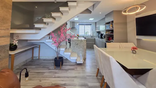Casa de Condomínio com 3 Quartos à venda, 170m² no Pinheirinho, Curitiba
