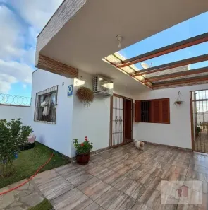 Casa com 2 Quartos à venda, 120m² no Vila Nova, Porto Alegre