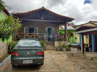Casa com 3 Quartos à venda, 360m² no Camargos, Belo Horizonte