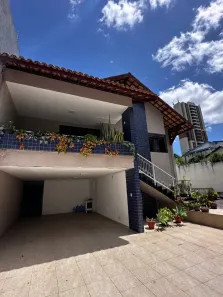 Casa com 4 Quartos à venda, 237m² no Bela Vista, Campina Grande