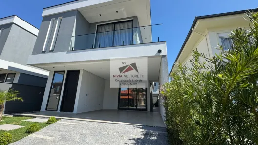 Sobrado com 3 Quartos à venda, 240m² no Ingleses do Rio Vermelho, Florianópolis