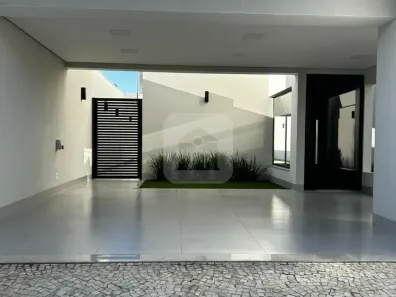 Sobrado com 3 Quartos à venda, 240m² no Jardim Karaíba, Uberlândia